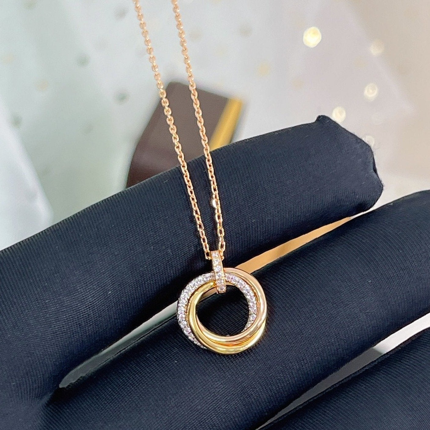 [⭐JeweliWhal]TRINITY NECKLACE SILVER GOLD PINK GOLD DIAMONDS
