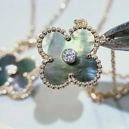 [⭐JeweliWhal]CLOVER 15MM DIAMOND AND MOTHER-OF-GREY NECKLACE