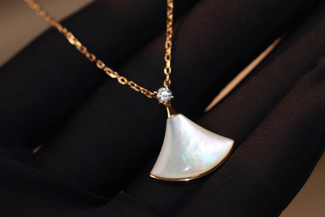 [⭐JeweliWhal]DREAM NECKLACE WHITE MOP PINK GOLD 1 DIAMOND