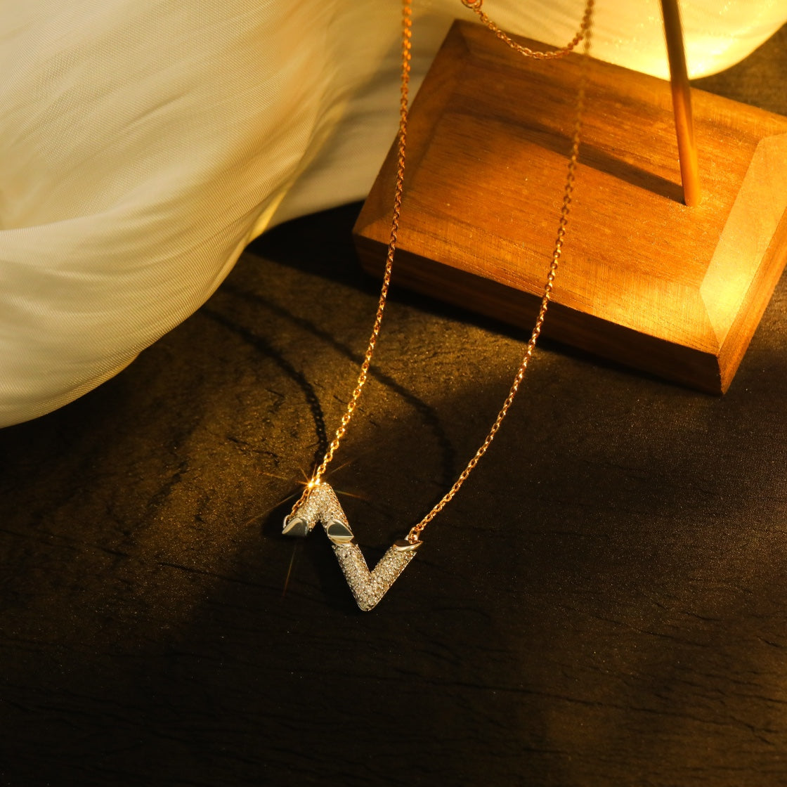 [⭐JeweliWhal]VOLT SILVER DIAMOND PEDANT NECKLACE