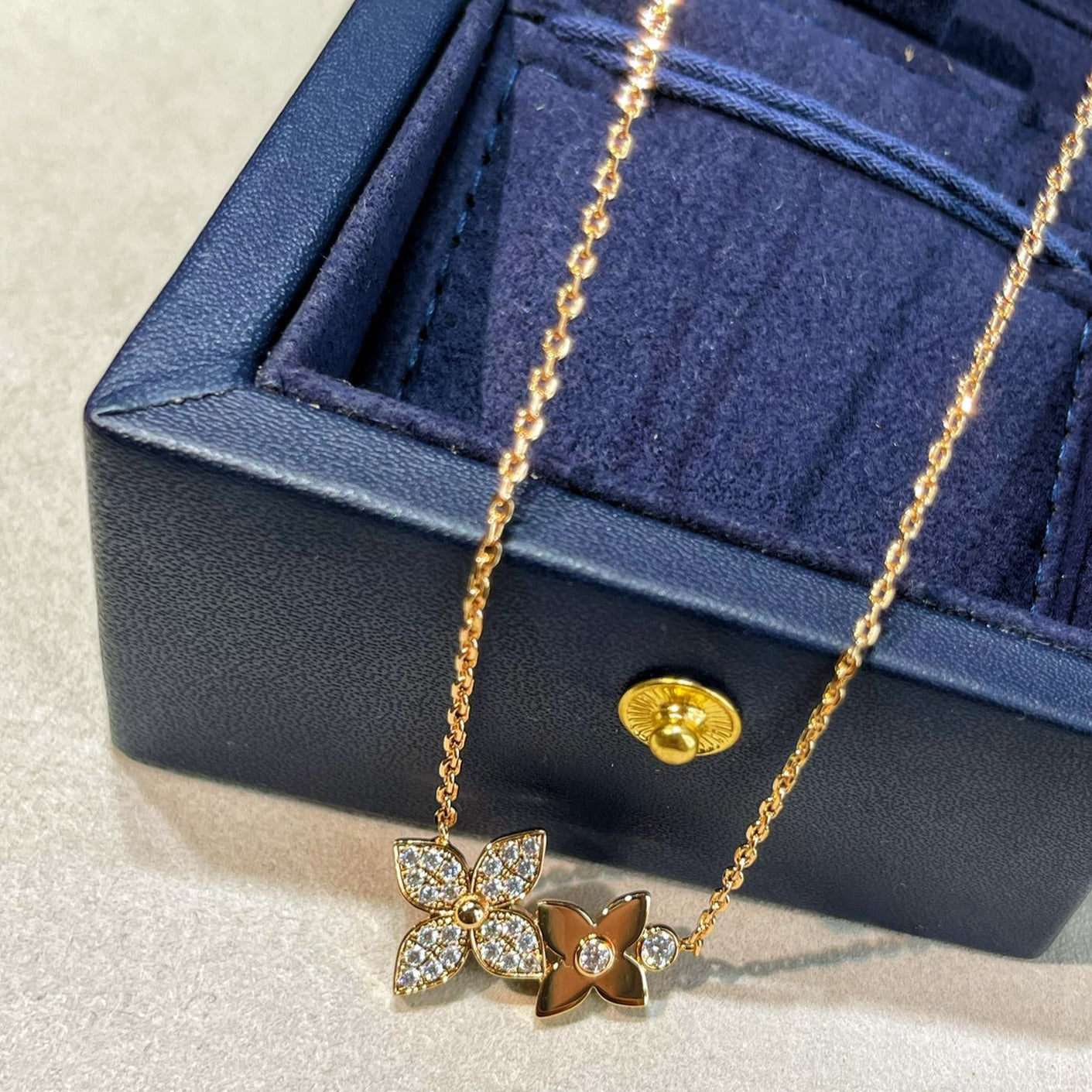 [⭐JeweliWhal]STAR BLOSSOM NECKLACE PINK GOLD DIAMONDS
