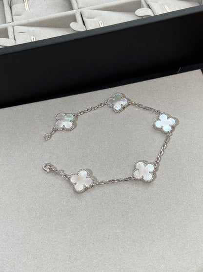 [⭐JeweliWhal]CLOVER WHITE PEARL MOP 5 MOTIF BRACELET COLLECTION