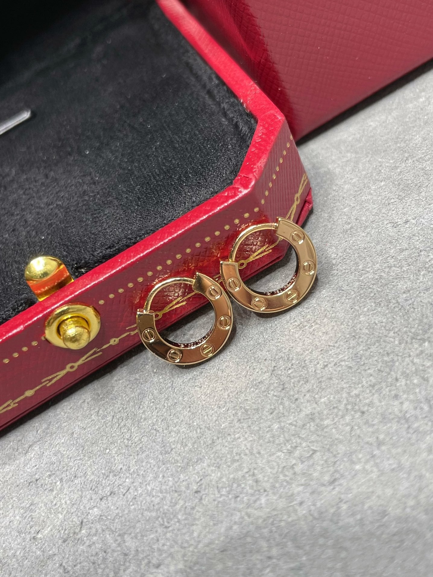 [⭐JeweliWhal]LOVE MINI EARRINGS