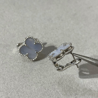 [⭐JeweliWhal]CLOVER CHALCEDONY SILVER STUD EARRINGS