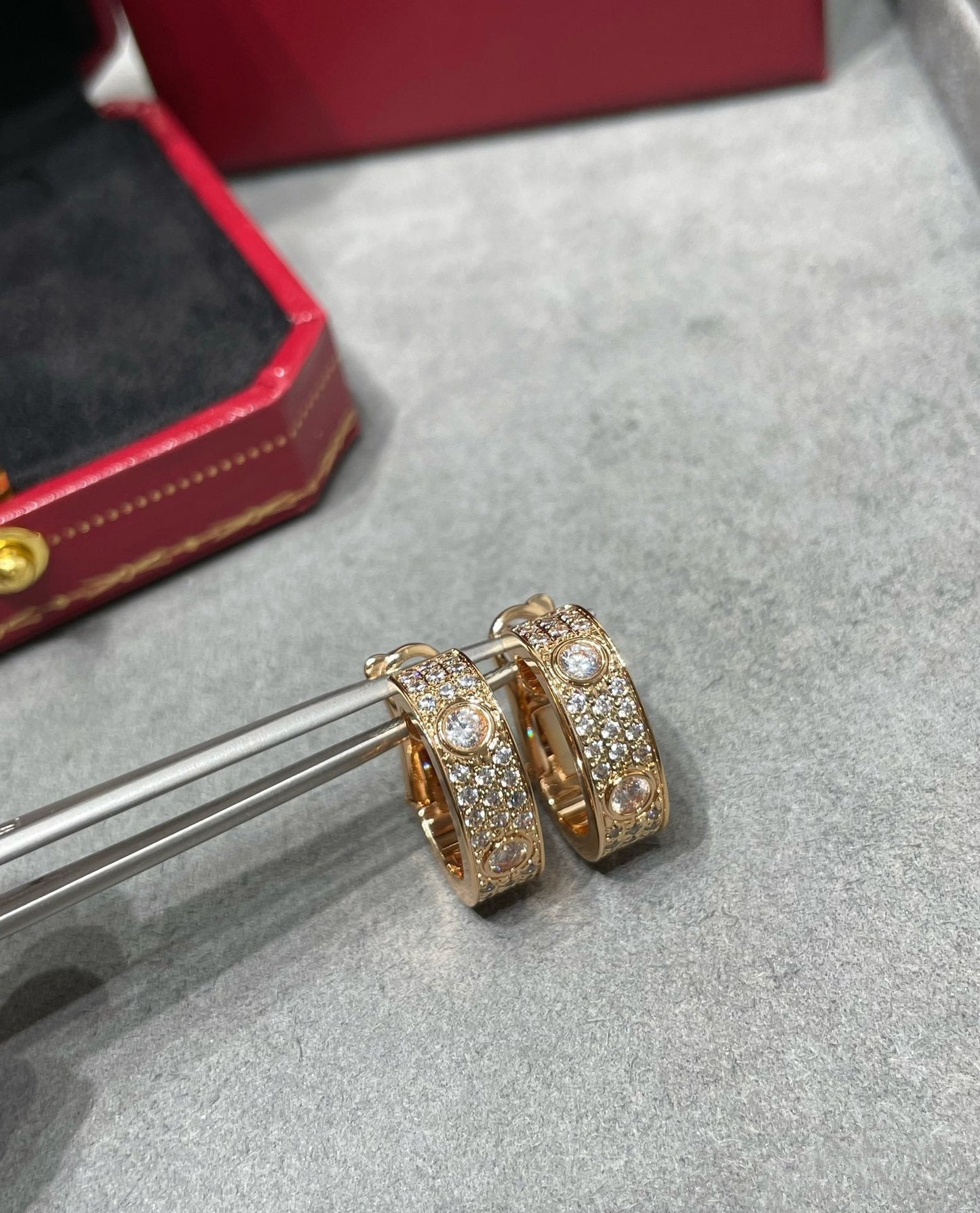 [⭐JeweliWhal]LOVE 5.5MM DIAMOND PAVED EARRINGS