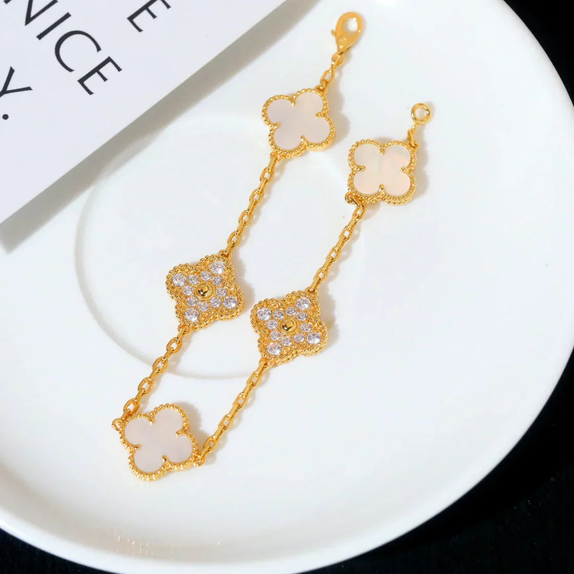 [⭐JeweliWhal]CLOVER WHITE PEARL MOP 5 MOTIF BRACELET COLLECTION