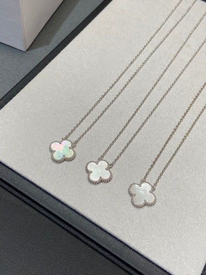 [⭐JeweliWhal]CLOVER MEDIUM SILVER WHITE MOP NECKLACE