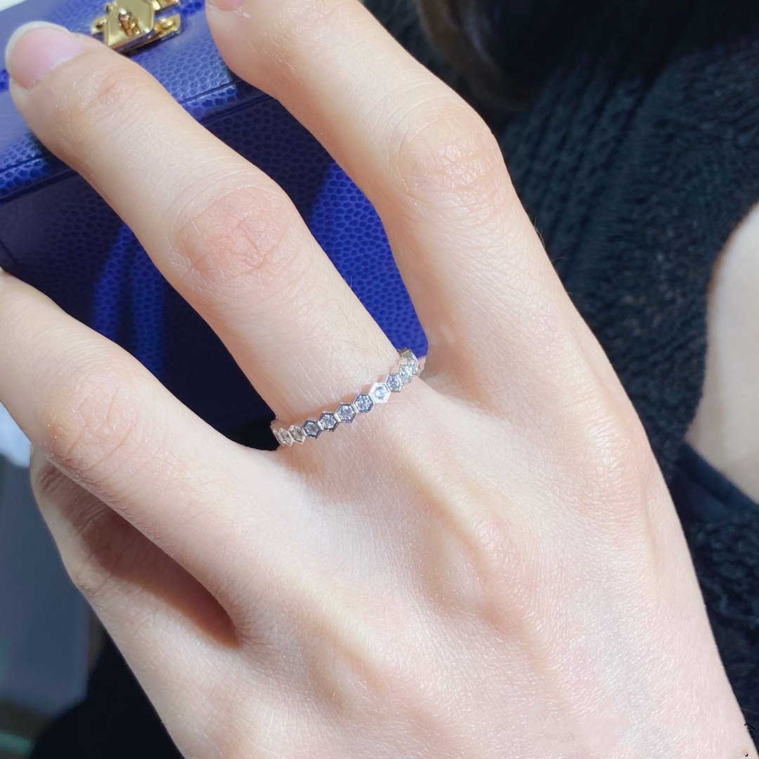 [⭐JeweliWhal]BEE LOVE DIAMOND PAVED SMALL RING