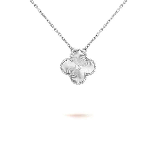 [⭐JeweliWhal]CLOVER  15MM DIAMOND LASER NECKLACE SILVER