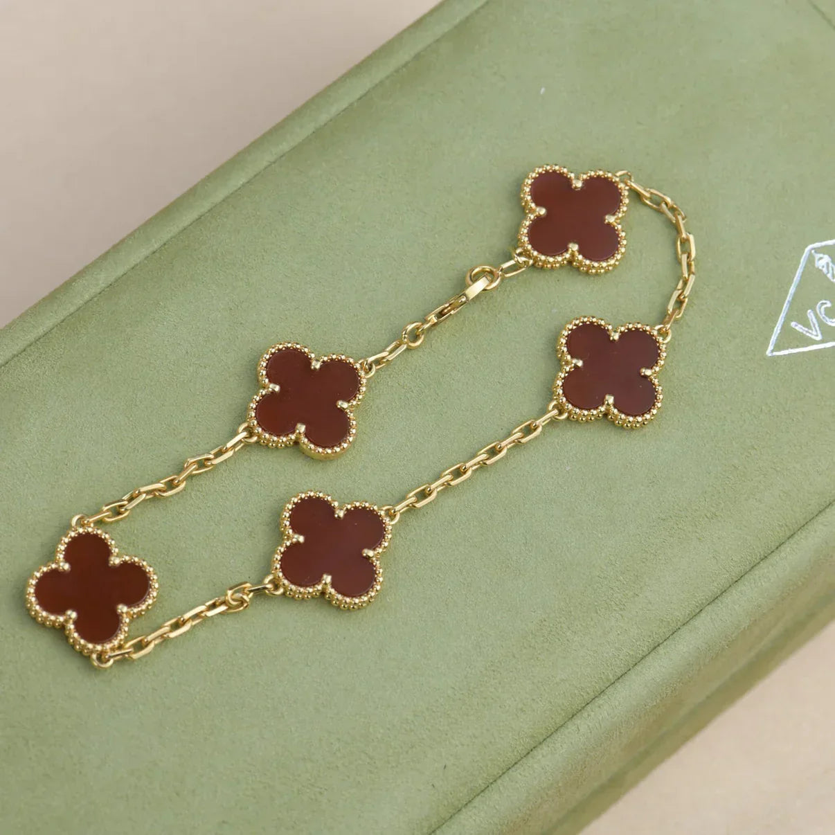 [⭐JeweliWhal] CLOVER 5 MOTIF RED CORNELIAN BRACELET COLLECTION