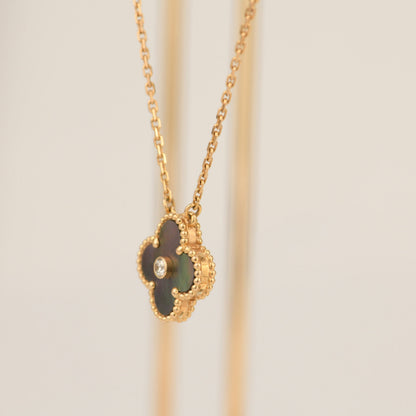 [⭐JeweliWhal]CLOVER 15MM DIAMOND AND MOTHER-OF-GREY NECKLACE