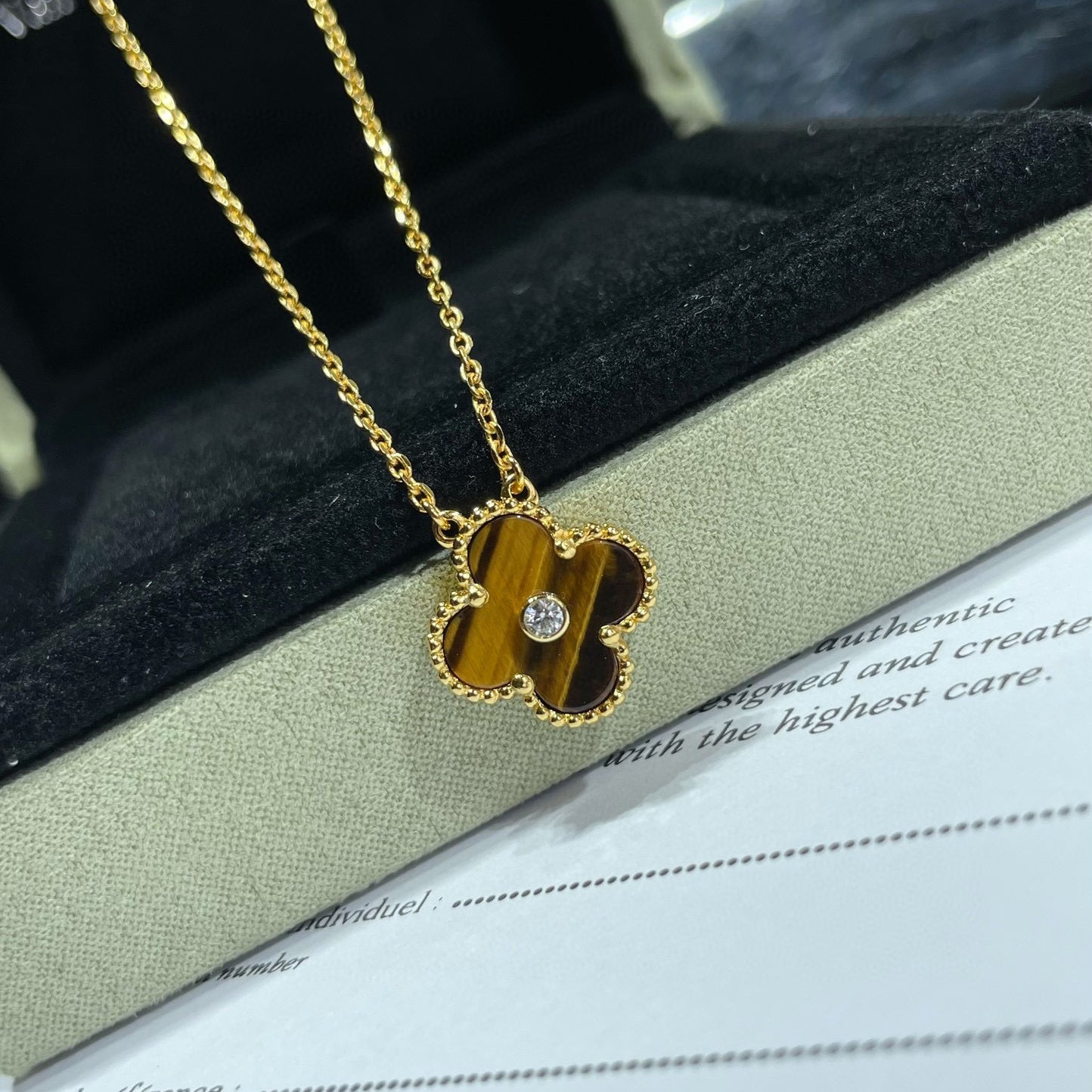 [⭐JeweliWhal]CLOVER 15MM DIAMOND AND YELLOW TIGER'S EYE AGATE necklace