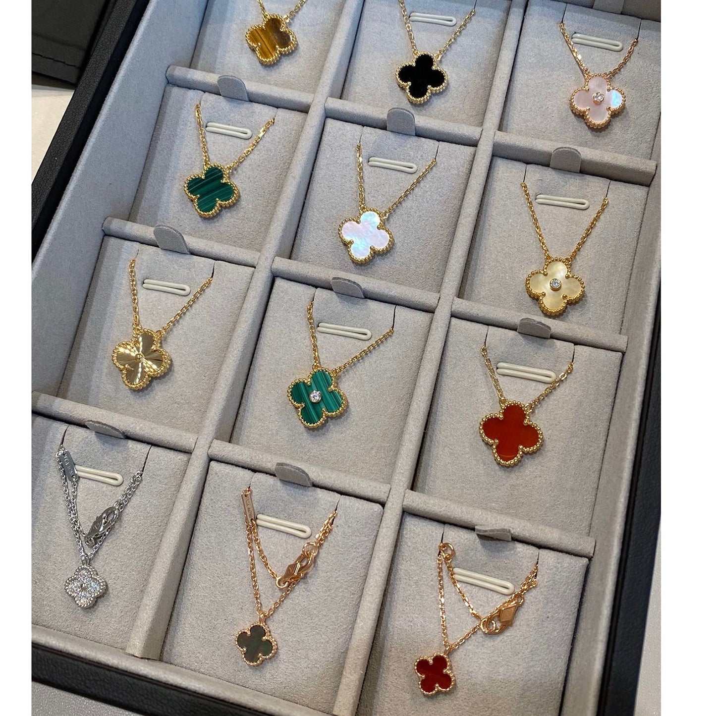 [⭐JeweliWhal]CLOVER 15MM LASER NECKLACE SILVER