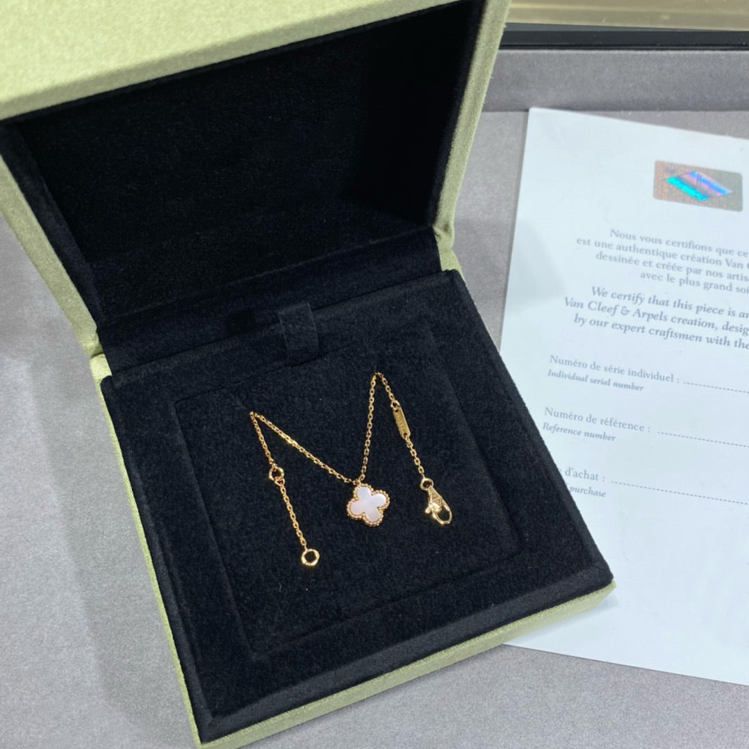 [⭐JeweliWhal]CLOVER 15MM PINK MOTHER-OF-PEARL SINGLE FLOWER NECKLACE