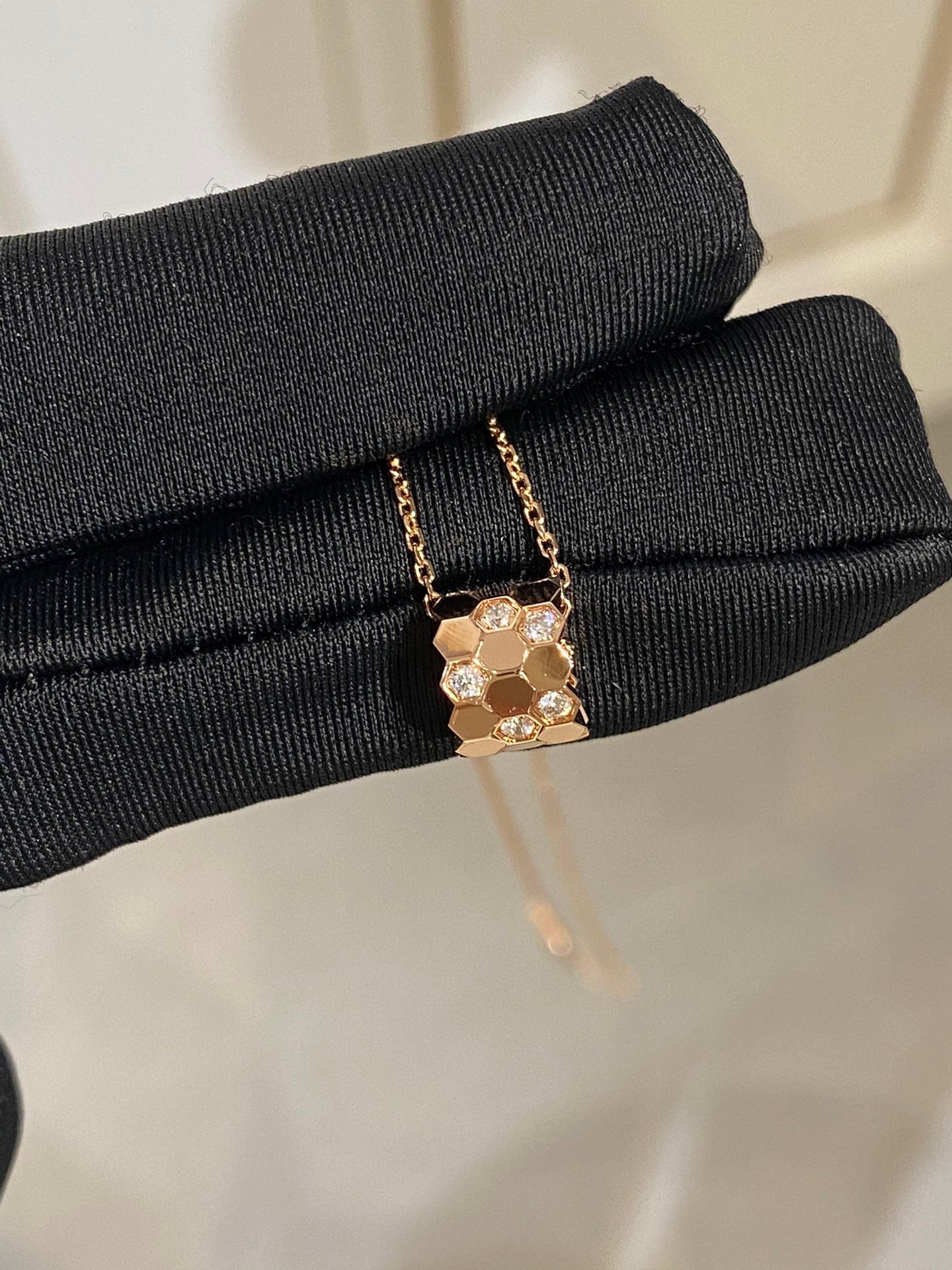 [⭐JeweliWhal]BEE LOVE DIAMOND NECKLACE