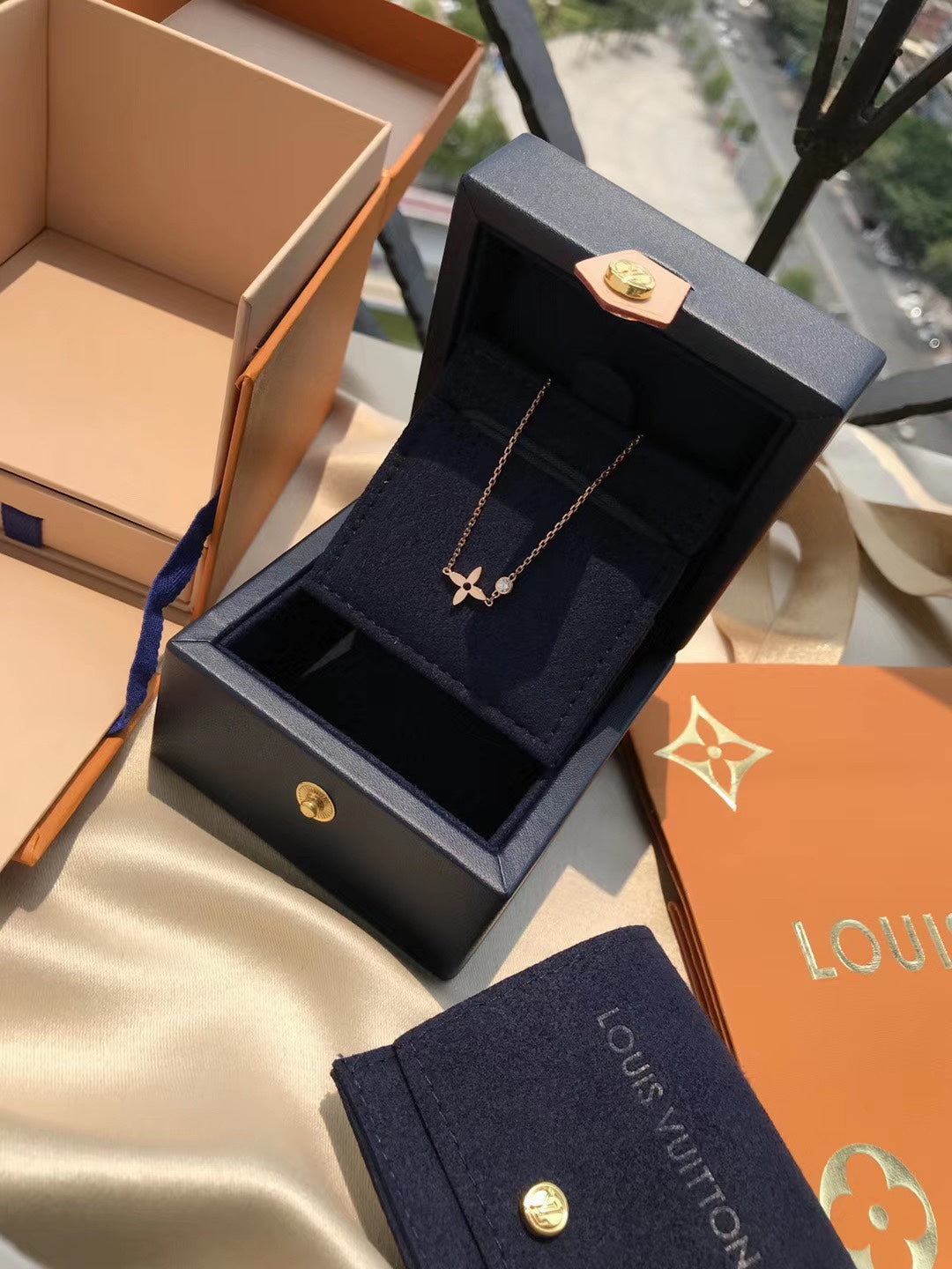 [⭐JeweliWhal]BLOSSOM PENDANT PINK GOLD AND DIAMOND