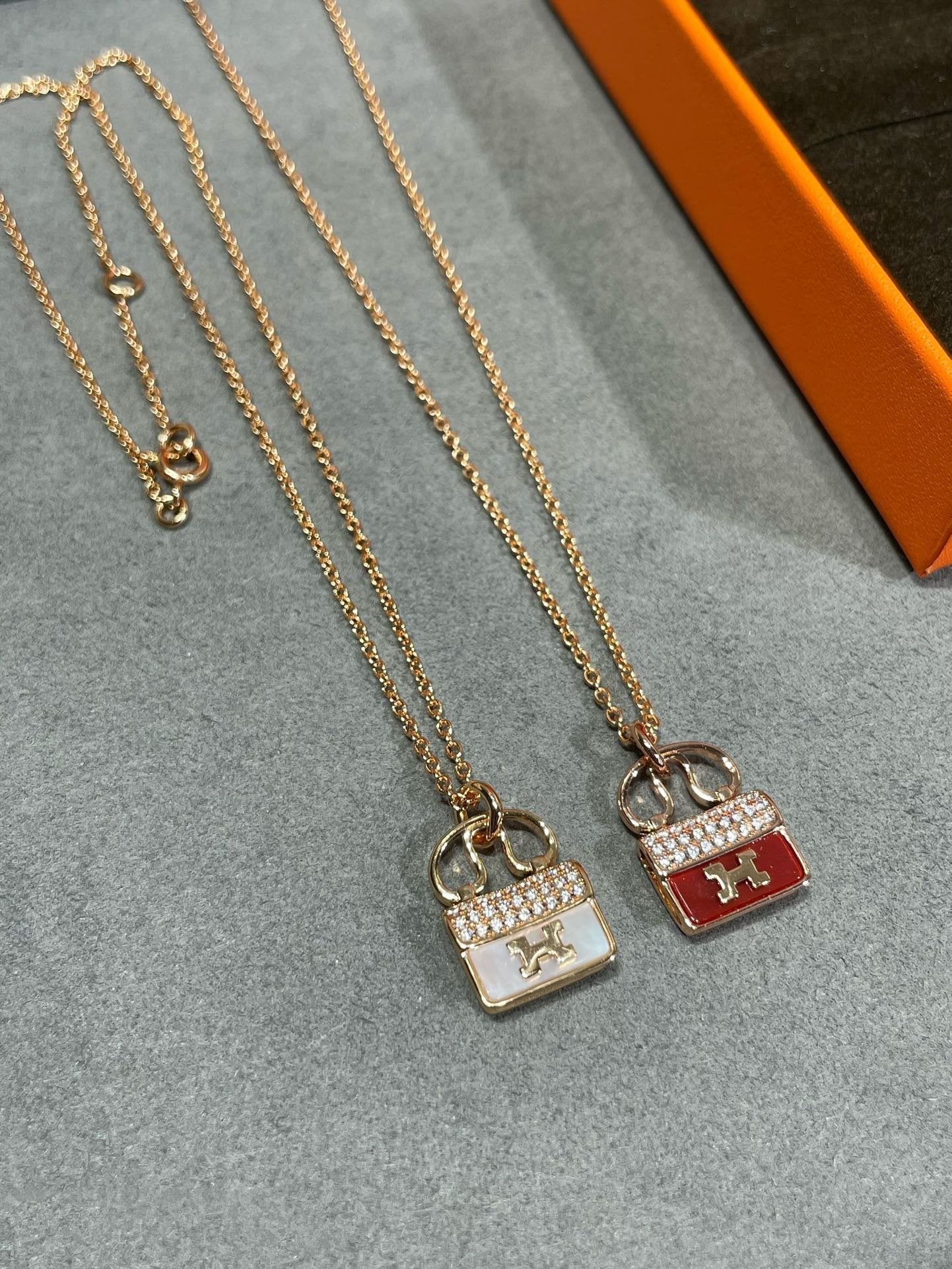 [⭐JeweliWhal]H CIRCE MOISSANITE PENDANT NECKLACE GOLD