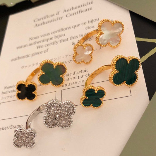 [⭐JeweliWhal]CLOVER BETWEEN THE FINGER RING